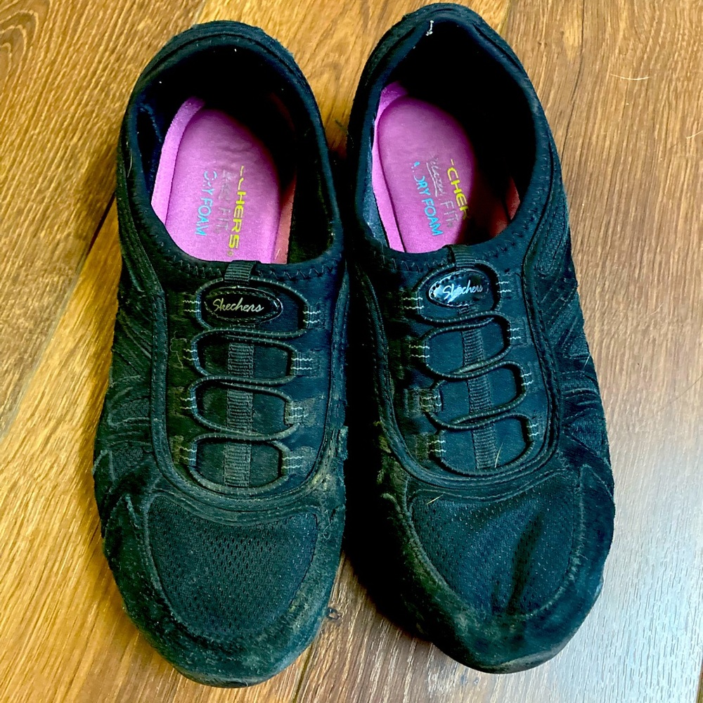 Sketchers Slip on Runners